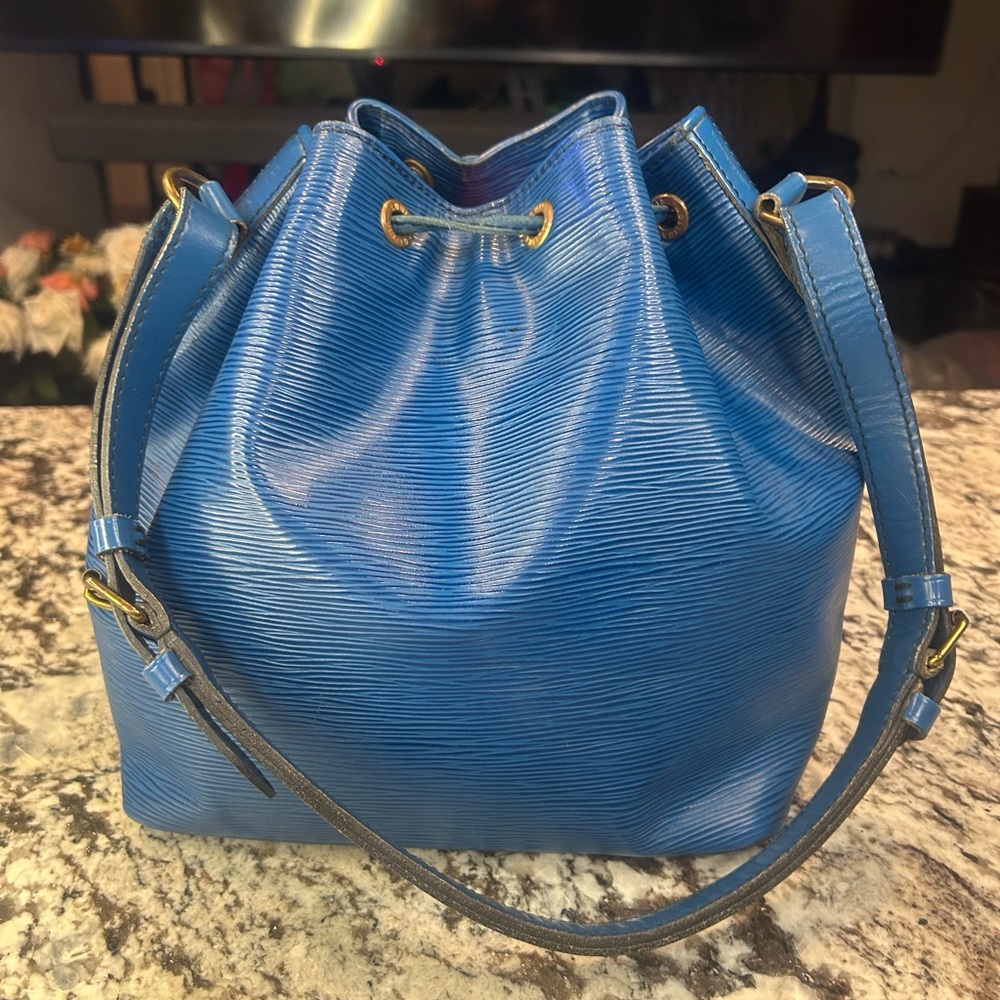 Louis Vuitton Epi Noe Bucket Bag with unbranded Dust - Picture 4 of 16
